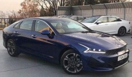 起亚k5最新爆料图片,惊艳外观与科技配置尽收眼底”